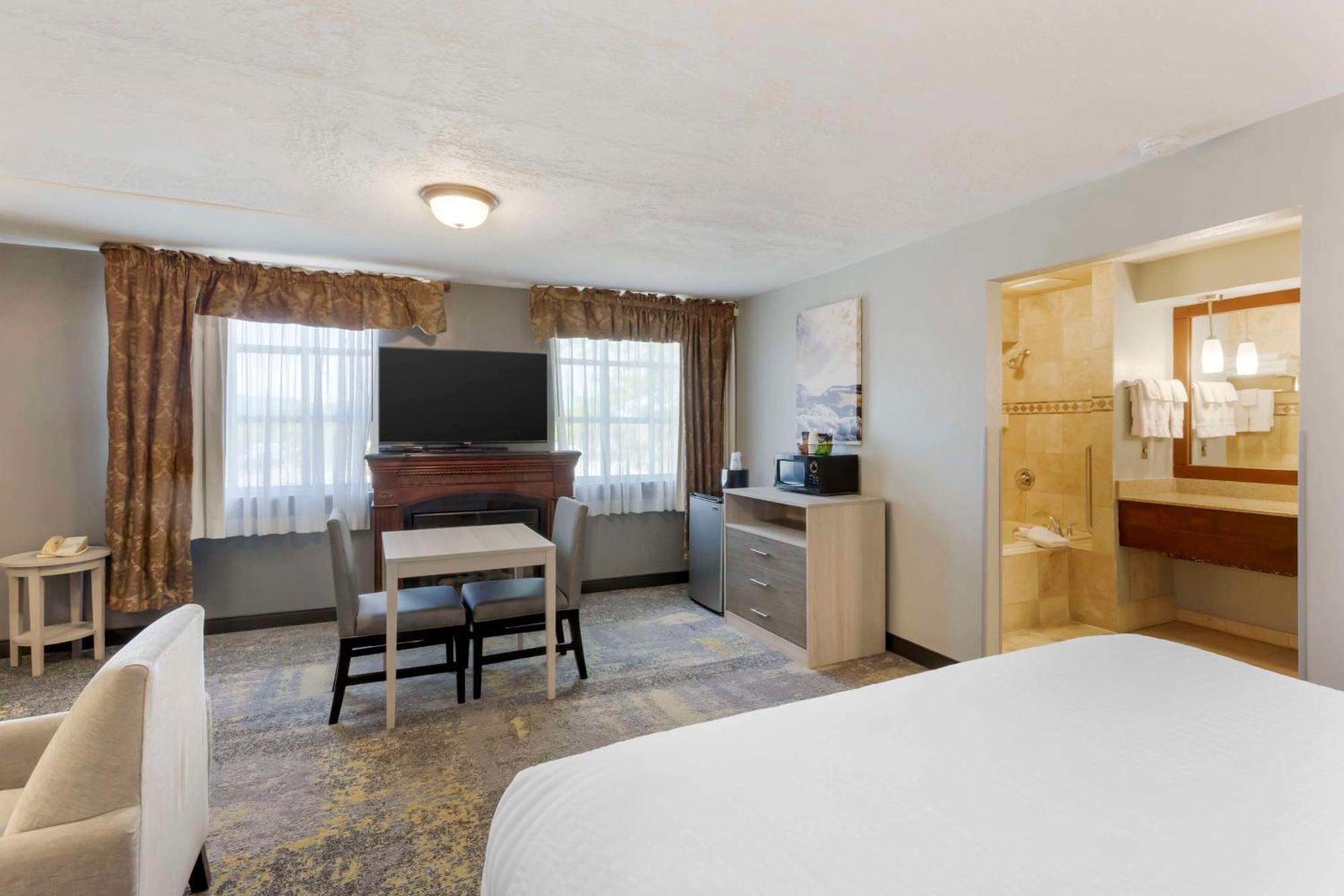 Best Western Plus Weston Inn Logan Eksteriør billede